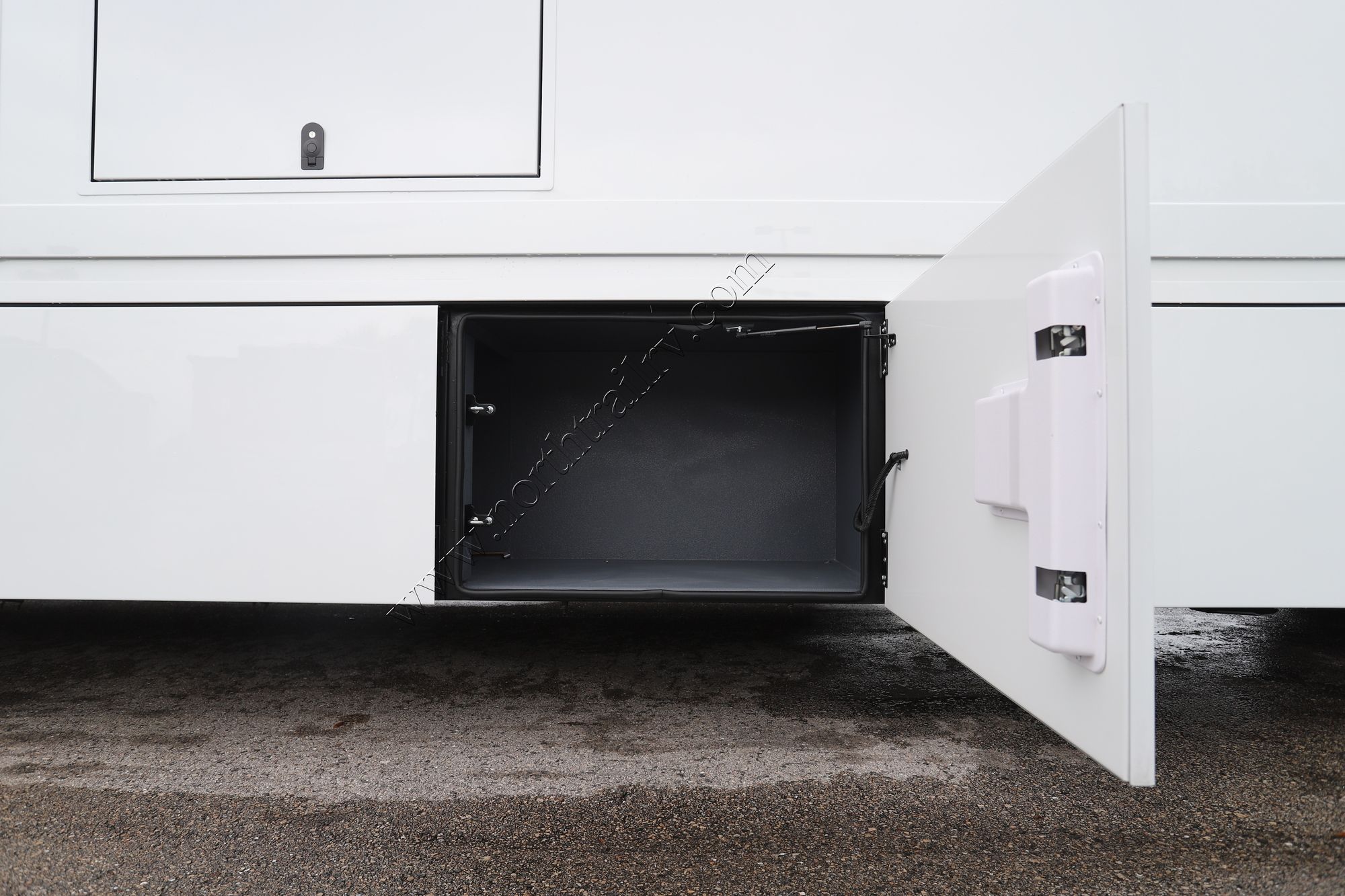 New 2026 Renegade Rv Verona Le 40LBH Super C  For Sale