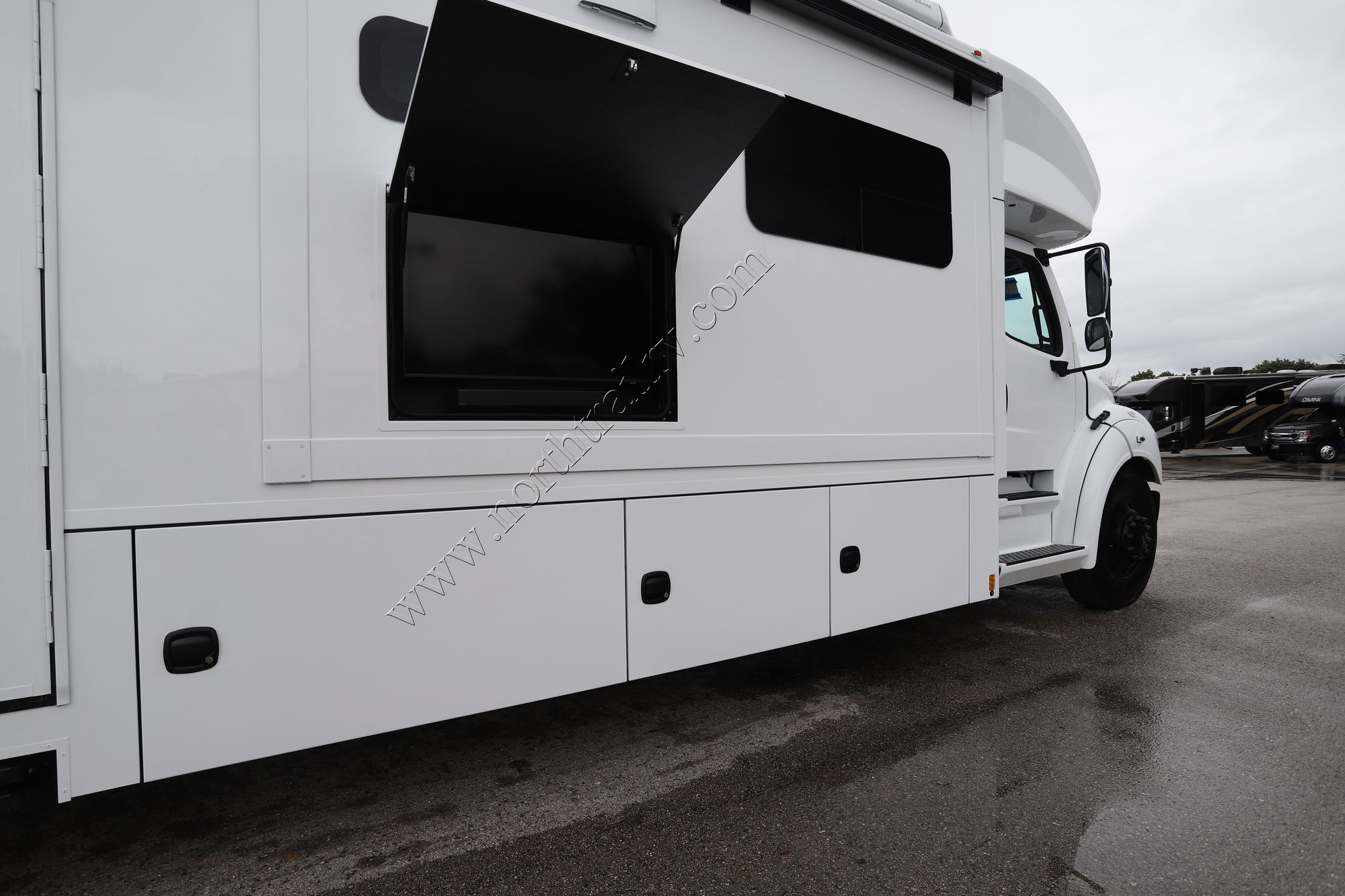 New 2026 Renegade Rv Verona Le 40LBH Super C  For Sale