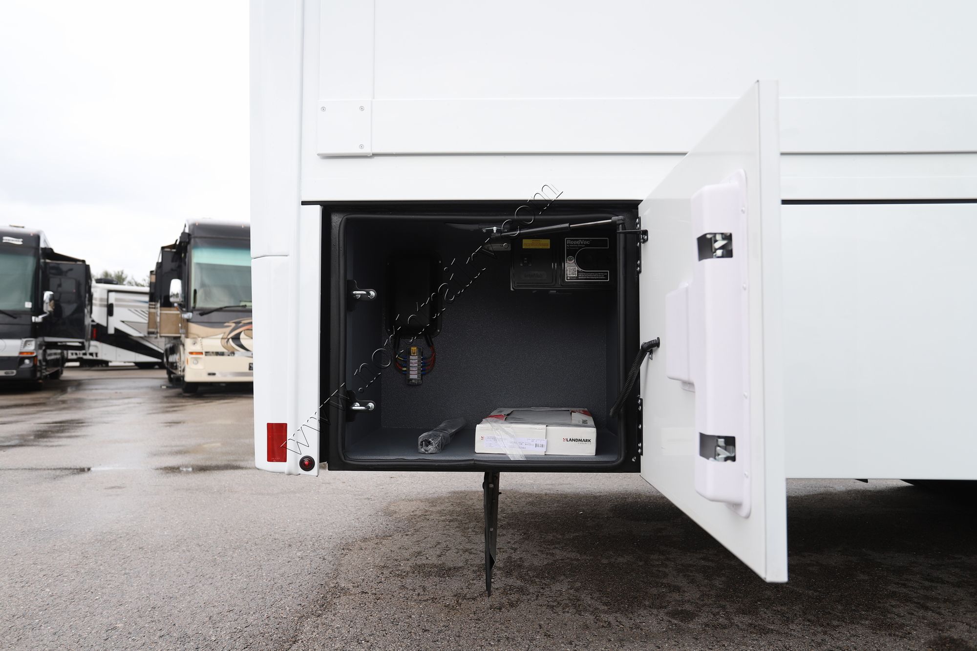 New 2026 Renegade Rv Verona Le 40LBH Super C  For Sale
