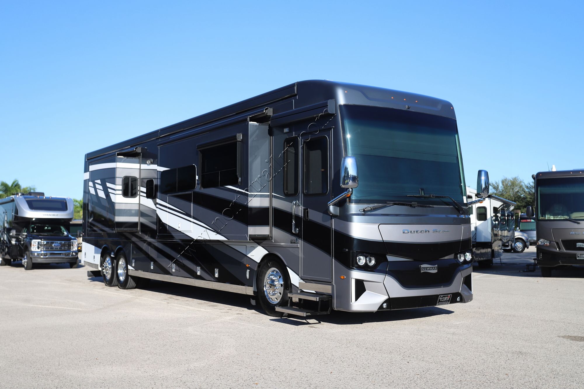 Used 2024 Newmar Dutch Star 4325 Class A  For Sale