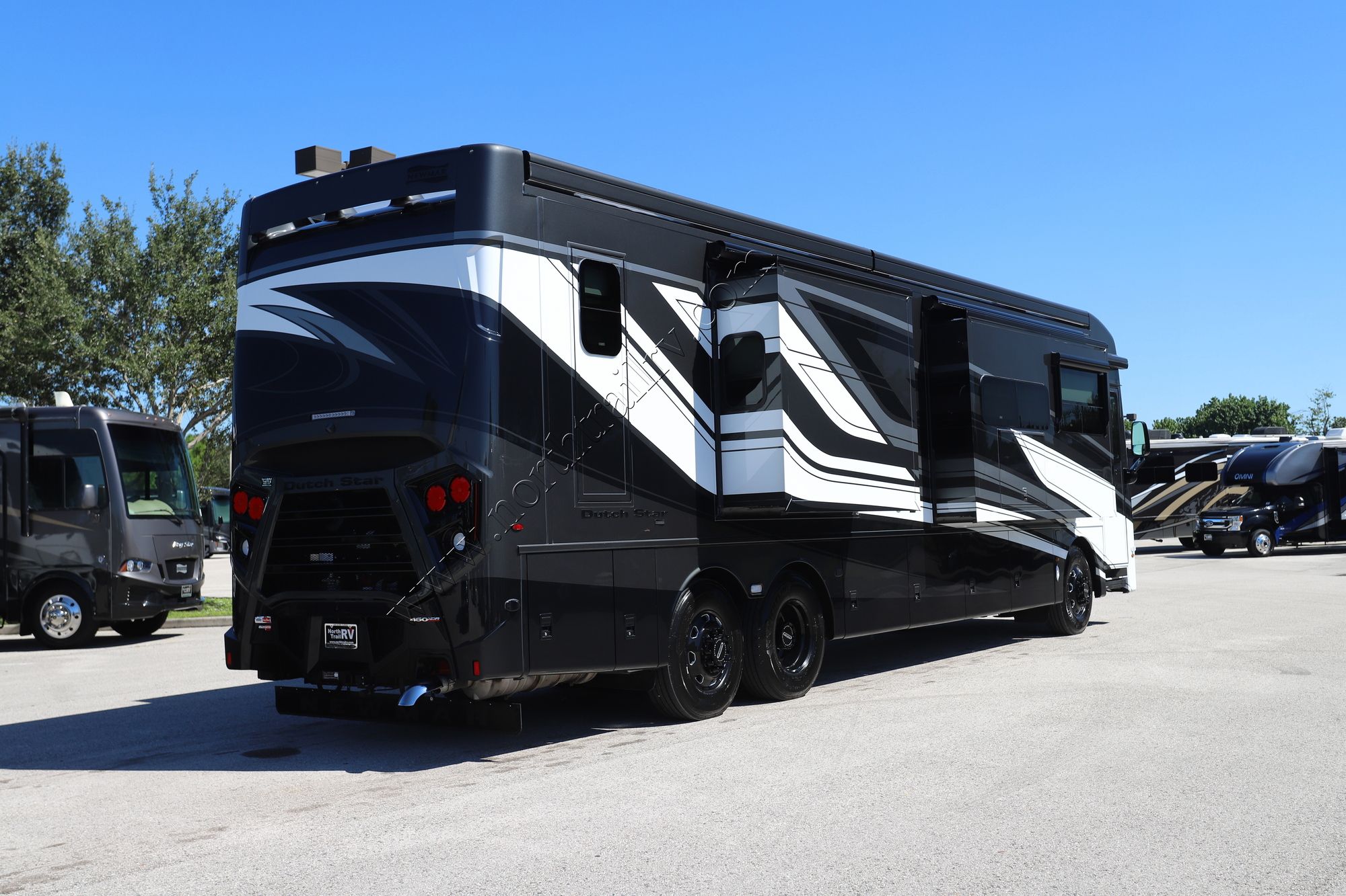 New 2026 Newmar Dutch Star 4081 Class A  For Sale