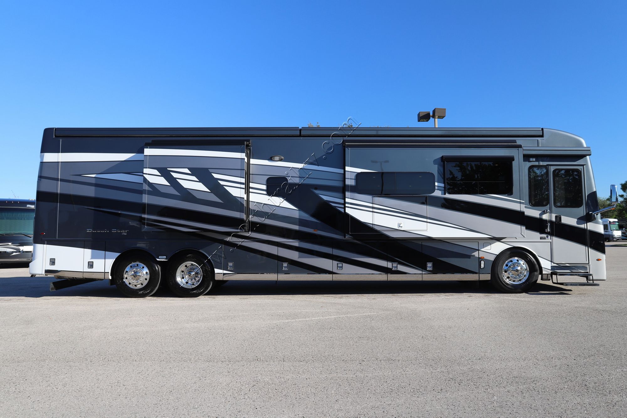 Used 2024 Newmar Dutch Star 4325 Class A  For Sale