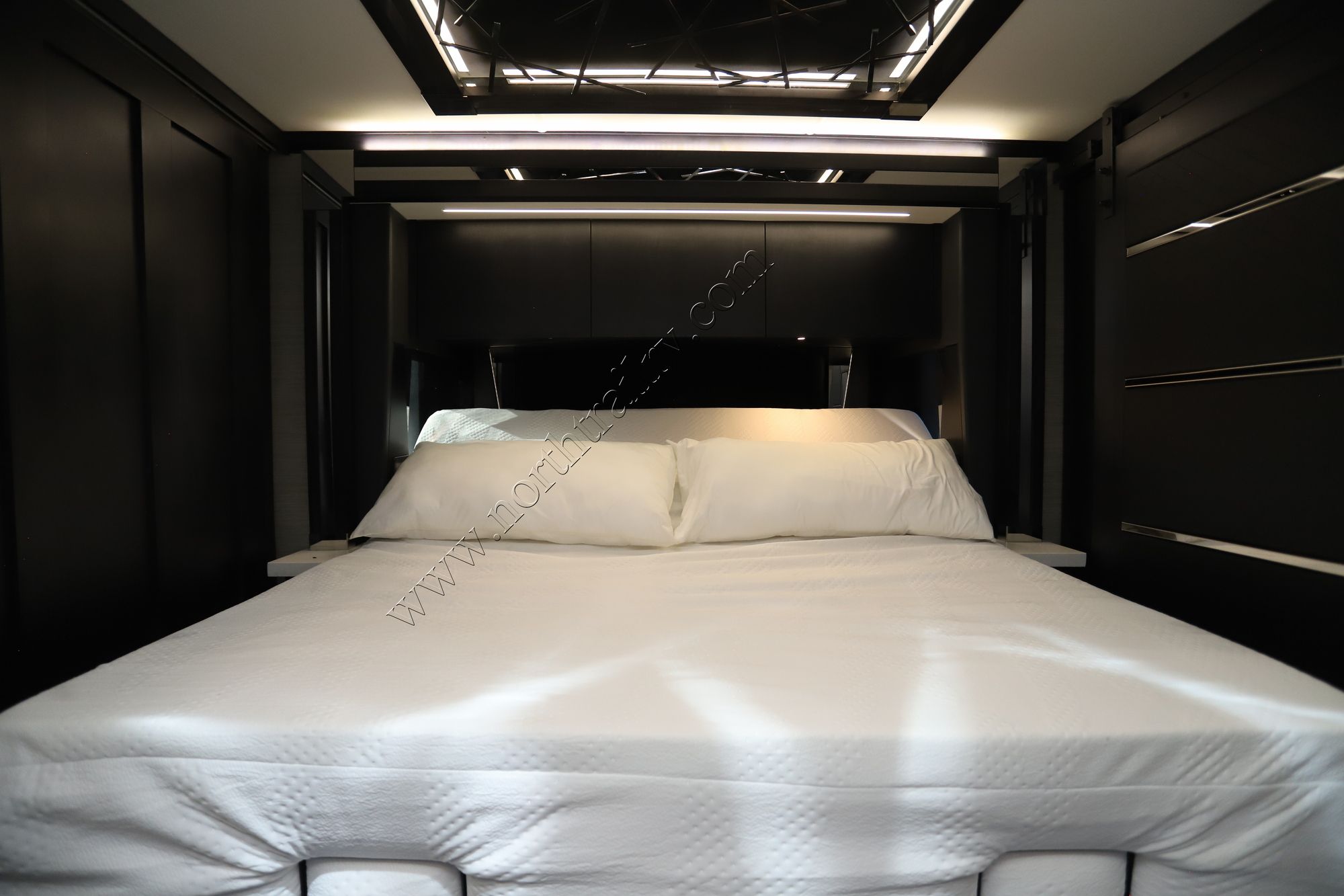 Used 2024 Tiffin Motor Homes Zephyr 45Z Class A  For Sale