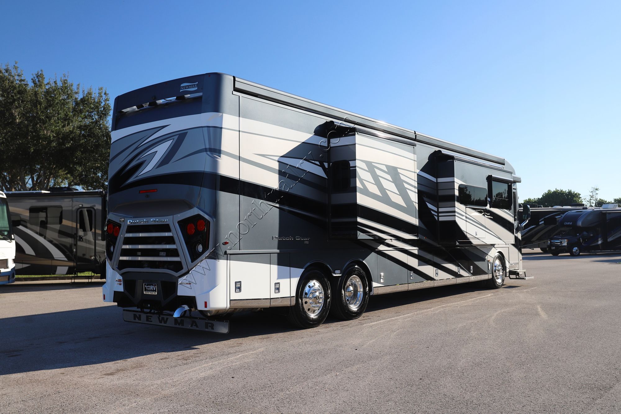 Used 2024 Newmar Dutch Star 4325 Class A  For Sale
