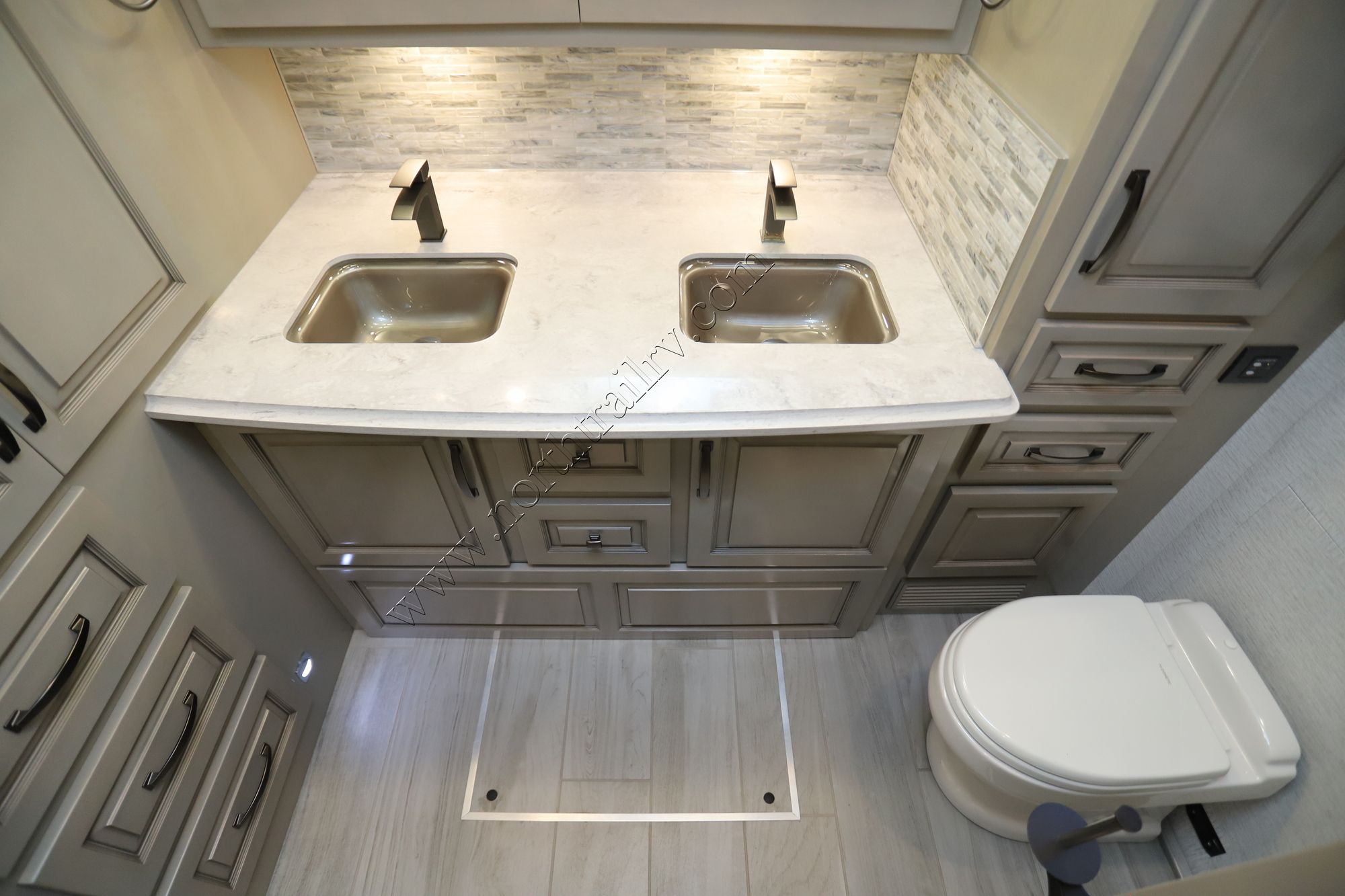 Used 2024 Newmar Dutch Star 4325 Class A  For Sale