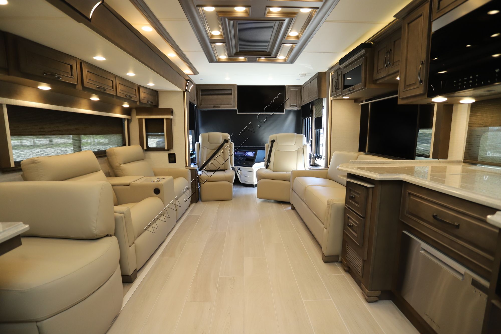New 2026 Newmar Dutch Star 4081 Class A  For Sale