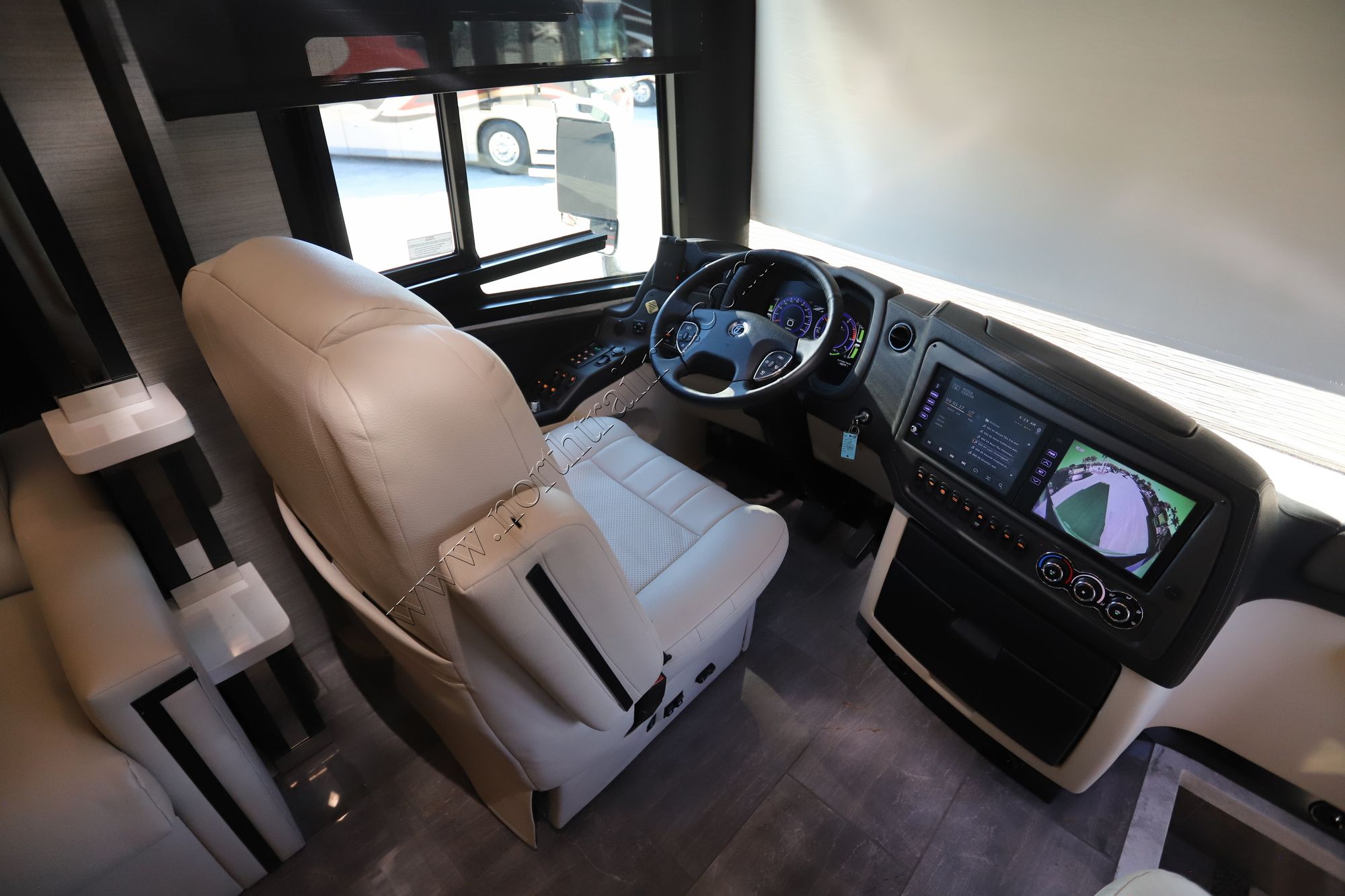 Used 2024 Tiffin Motor Homes Zephyr 45Z Class A  For Sale