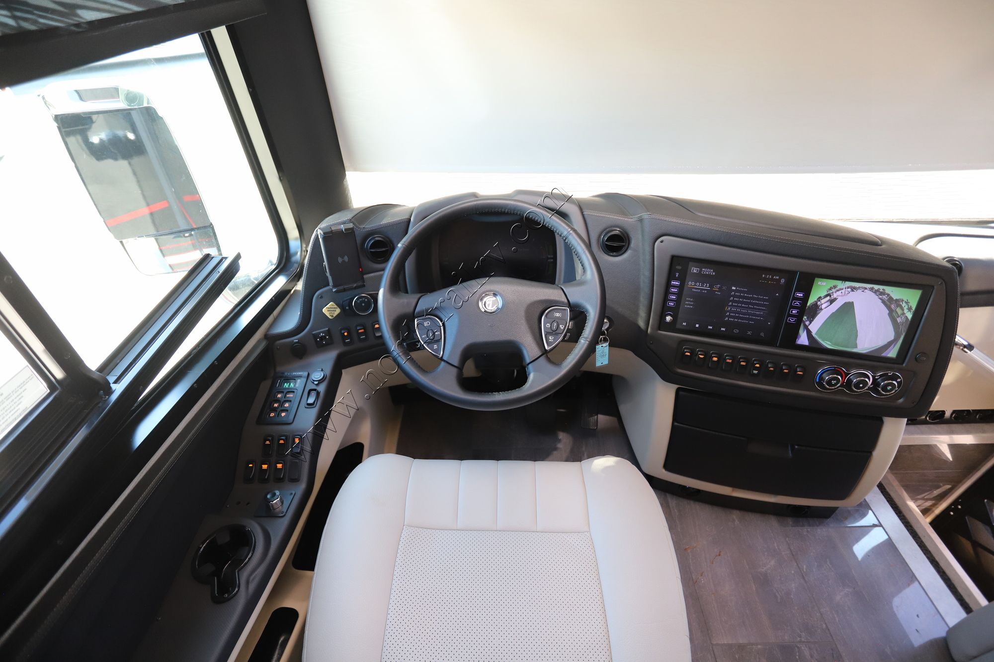 Used 2024 Tiffin Motor Homes Zephyr 45Z Class A  For Sale