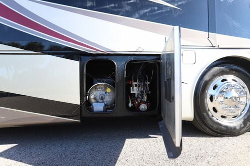 2015 Tiffin Motor Homes Phaeton 40AH