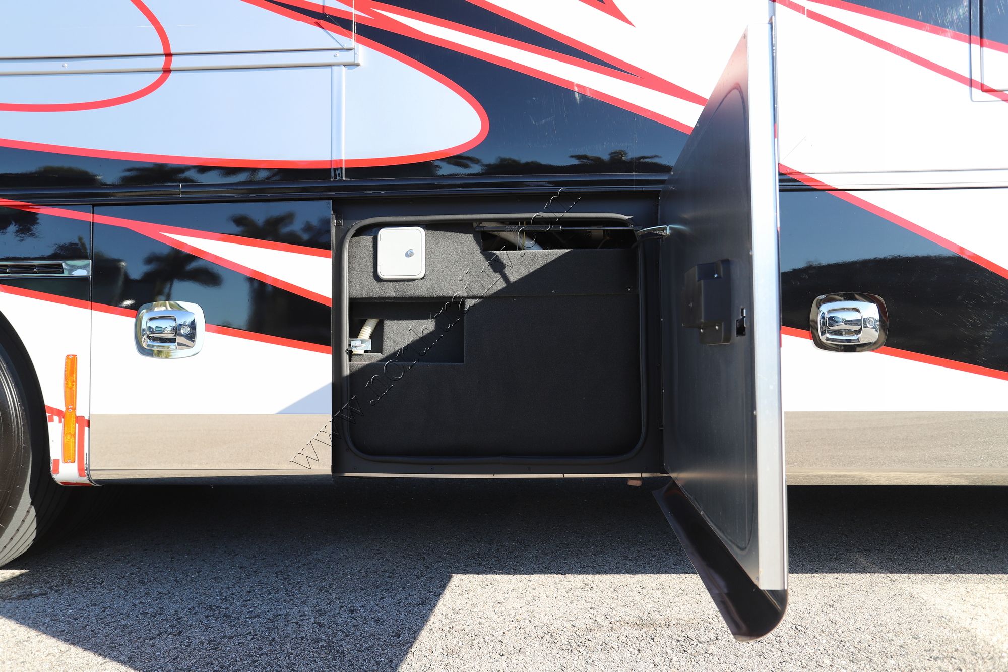 Used 2024 Tiffin Motor Homes Zephyr 45Z Class A  For Sale