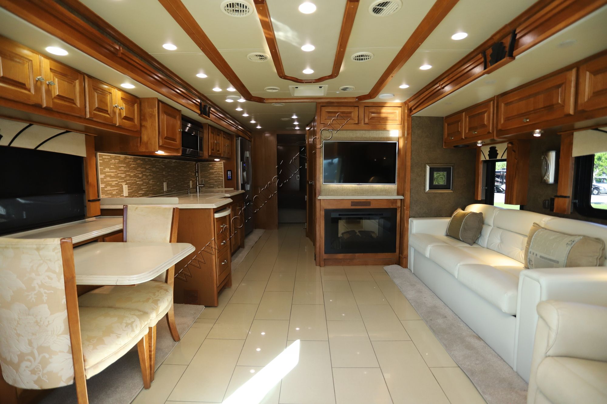 Used 2015 Tiffin Motor Homes Phaeton 40AH Class A  For Sale
