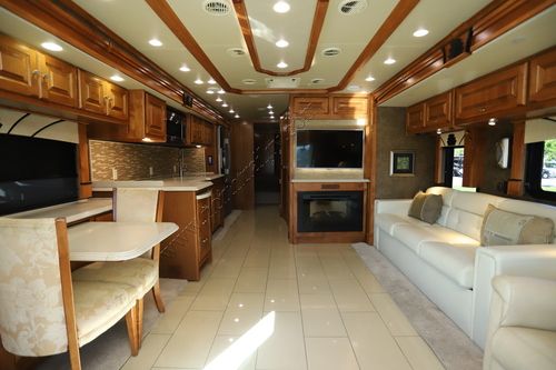 2015 Tiffin Motor Homes Phaeton 40AH