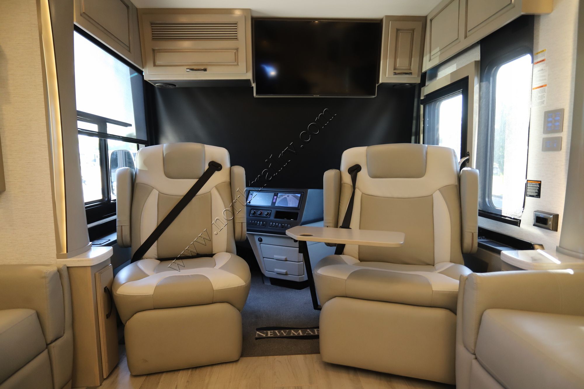 Used 2024 Newmar Dutch Star 4325 Class A  For Sale