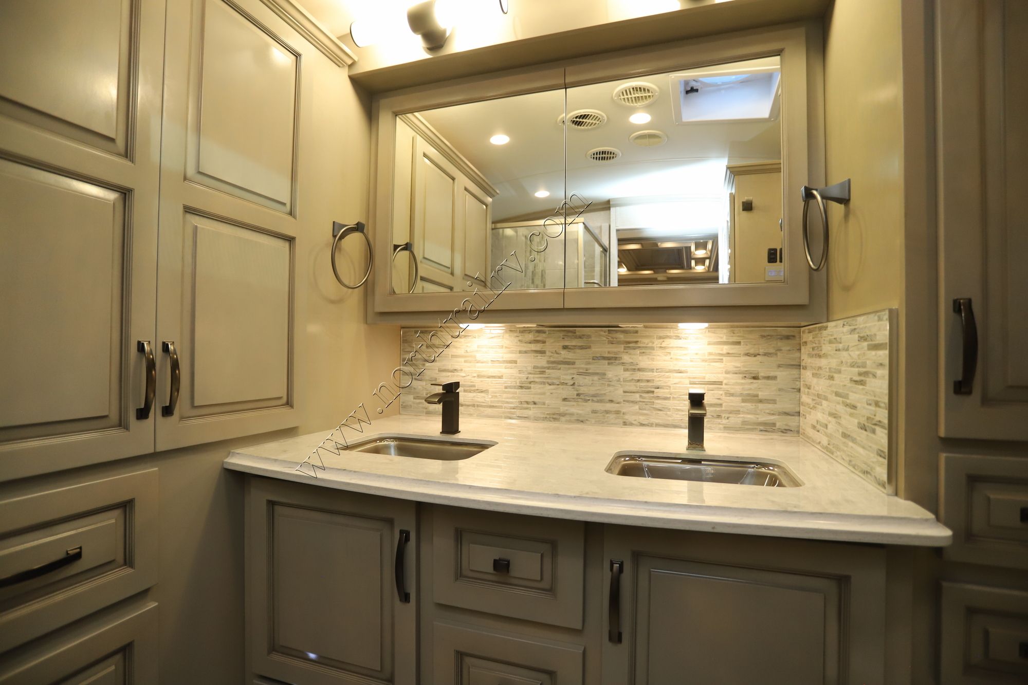 Used 2024 Newmar Dutch Star 4325 Class A  For Sale