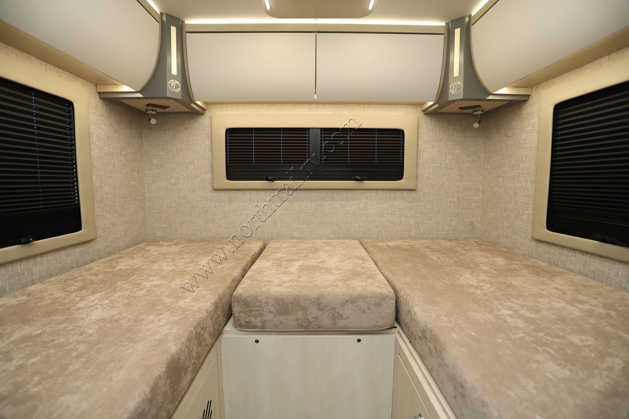 New 2026 Tiffin Motor Homes Wayfarer 25XLW Class C  For Sale