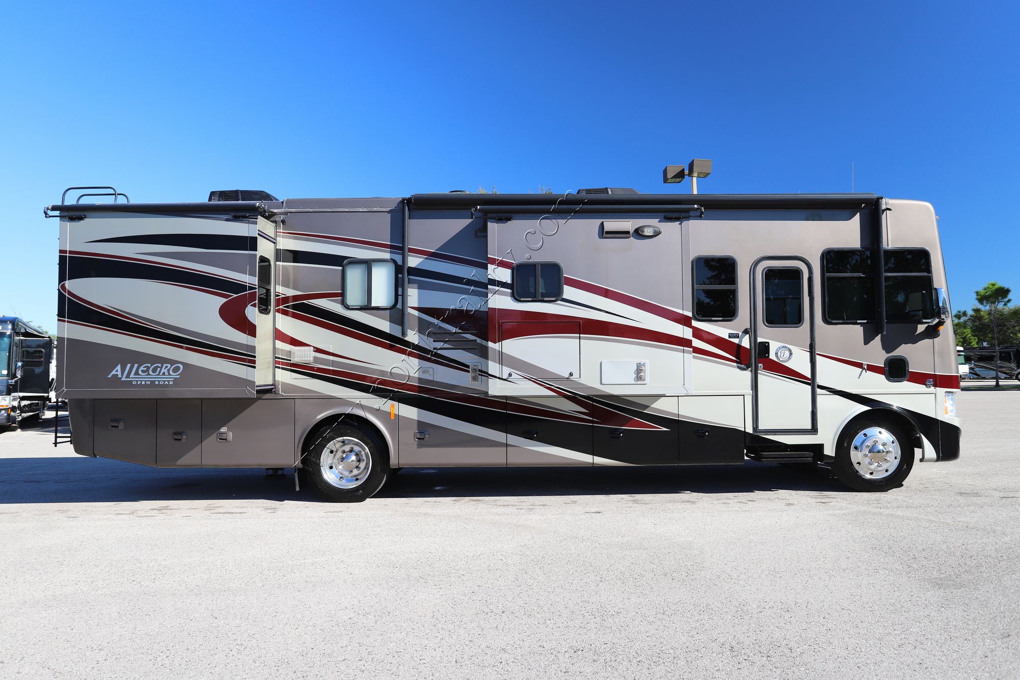 Used 2014 Tiffin Motor Homes Allegro 34TGA Class A  For Sale