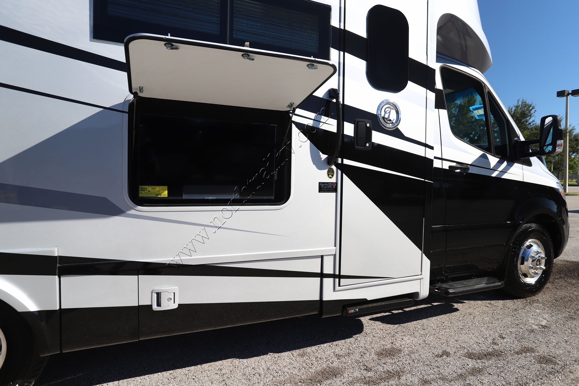 New 2026 Tiffin Motor Homes Wayfarer 25XLW Class C  For Sale