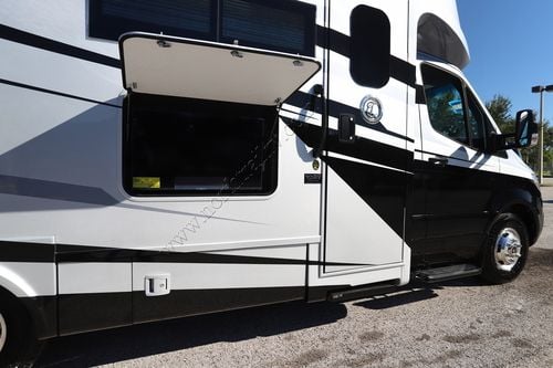 2026 Tiffin Motor Homes Wayfarer 25XLW