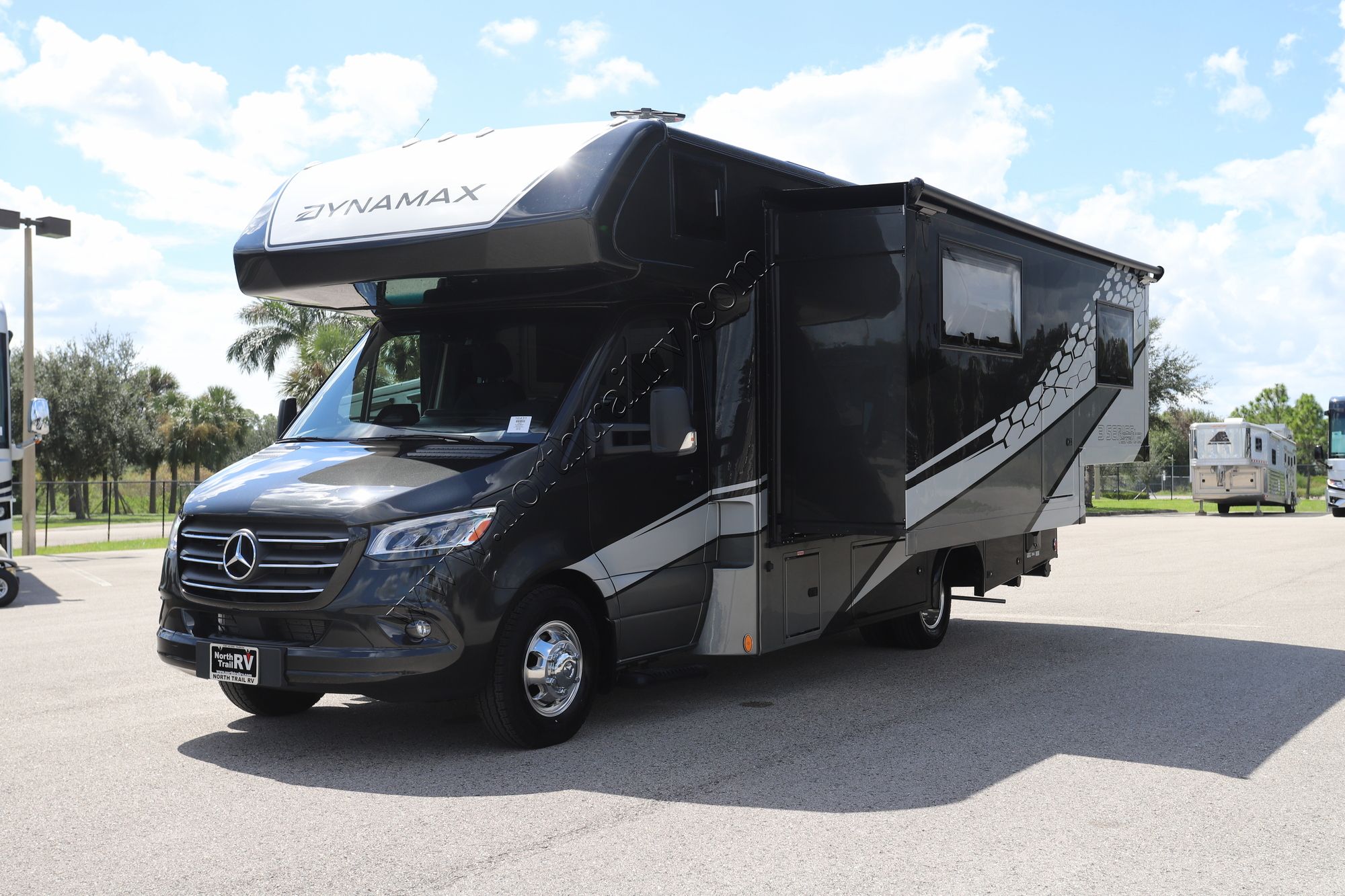 New 2026 Dynamax Isata 3 24FW Class C  For Sale