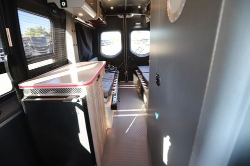 2025 Airstream Interstate 19 E-1