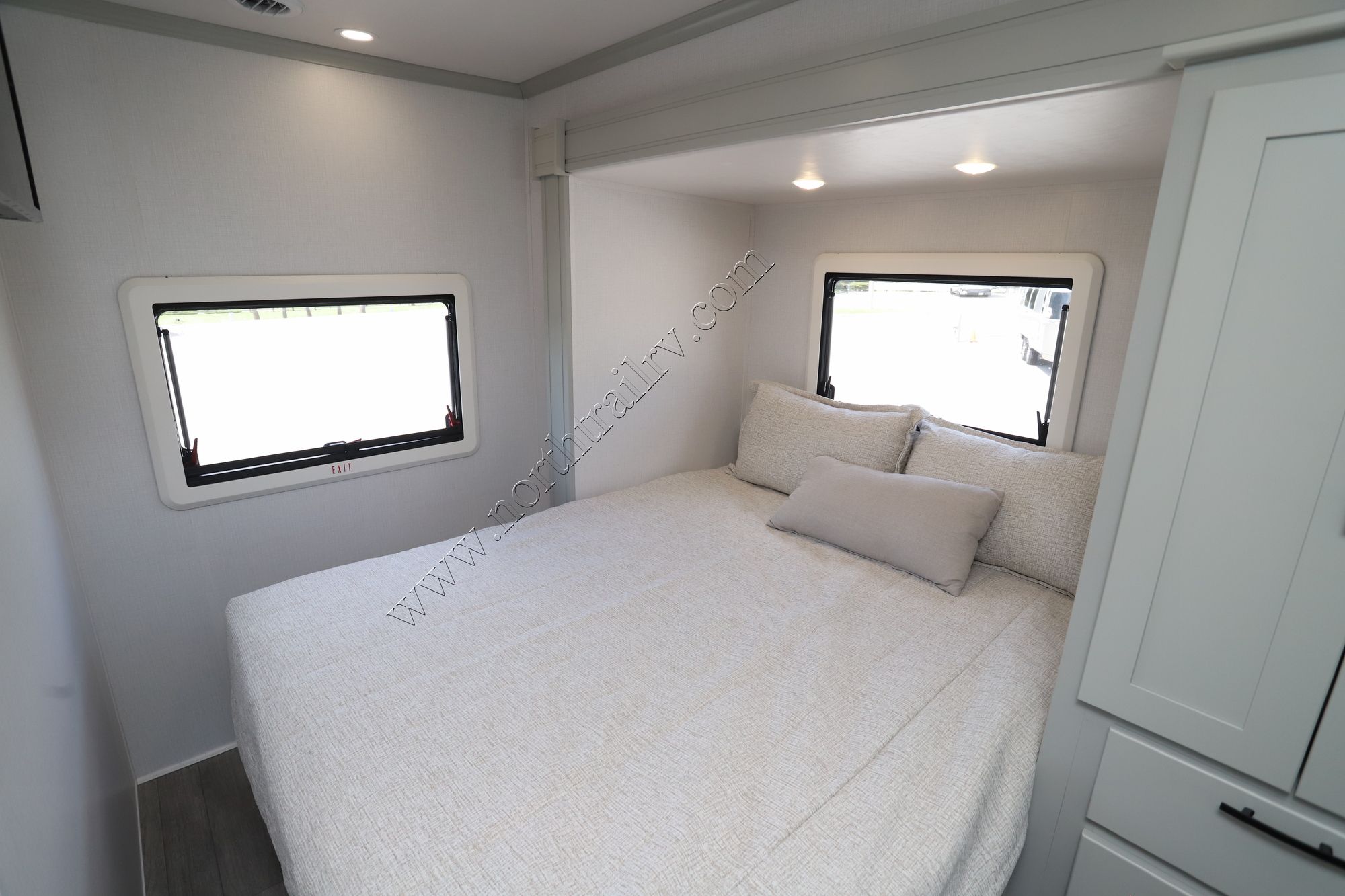 New 2026 Dynamax Isata 3 24FW Class C  For Sale