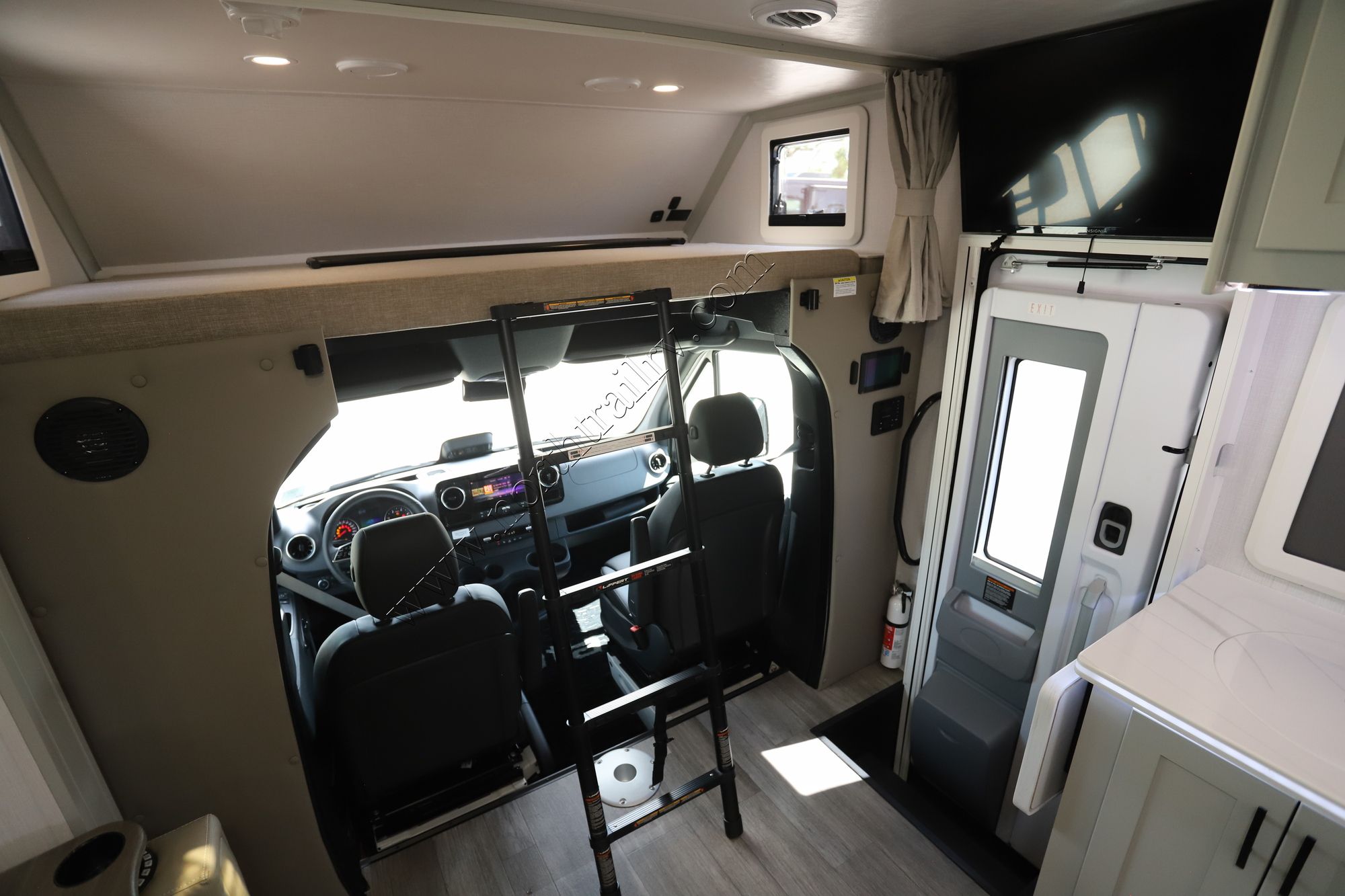 New 2026 Dynamax Isata 3 24FW Class C  For Sale