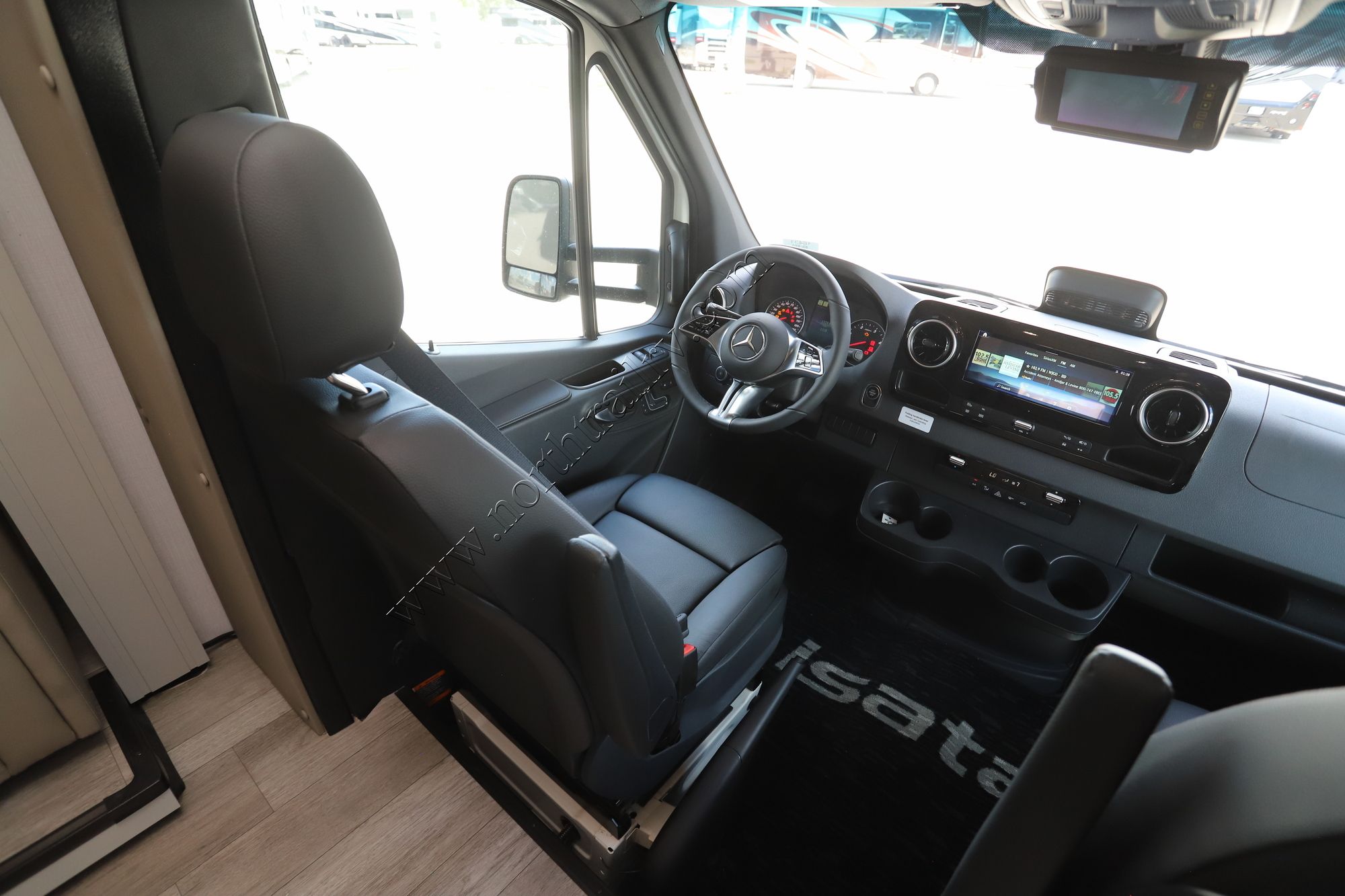 New 2026 Dynamax Isata 3 24FW Class C  For Sale