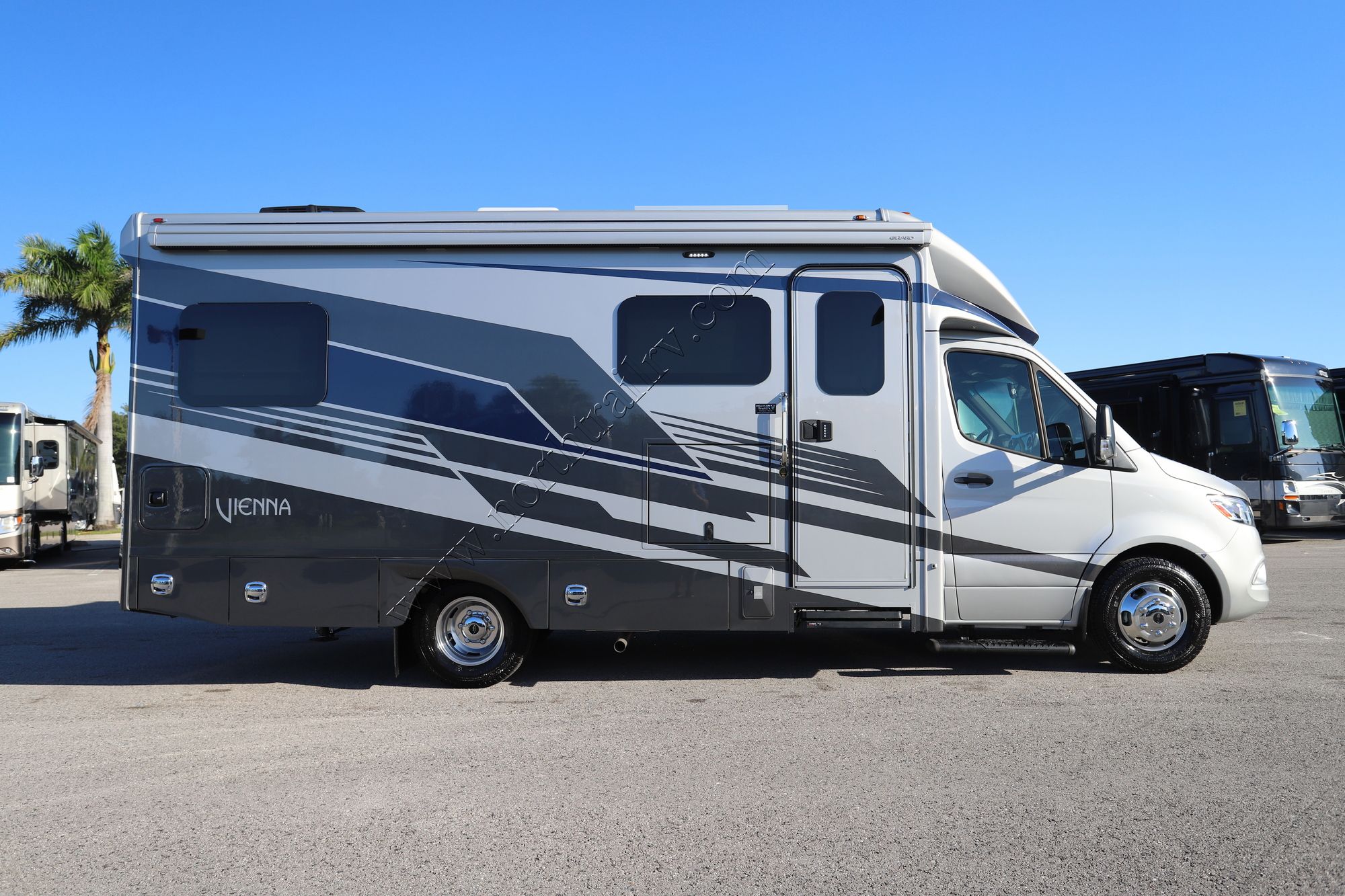 New 2026 Renegade Rv Vienna 25TBN Class C  For Sale