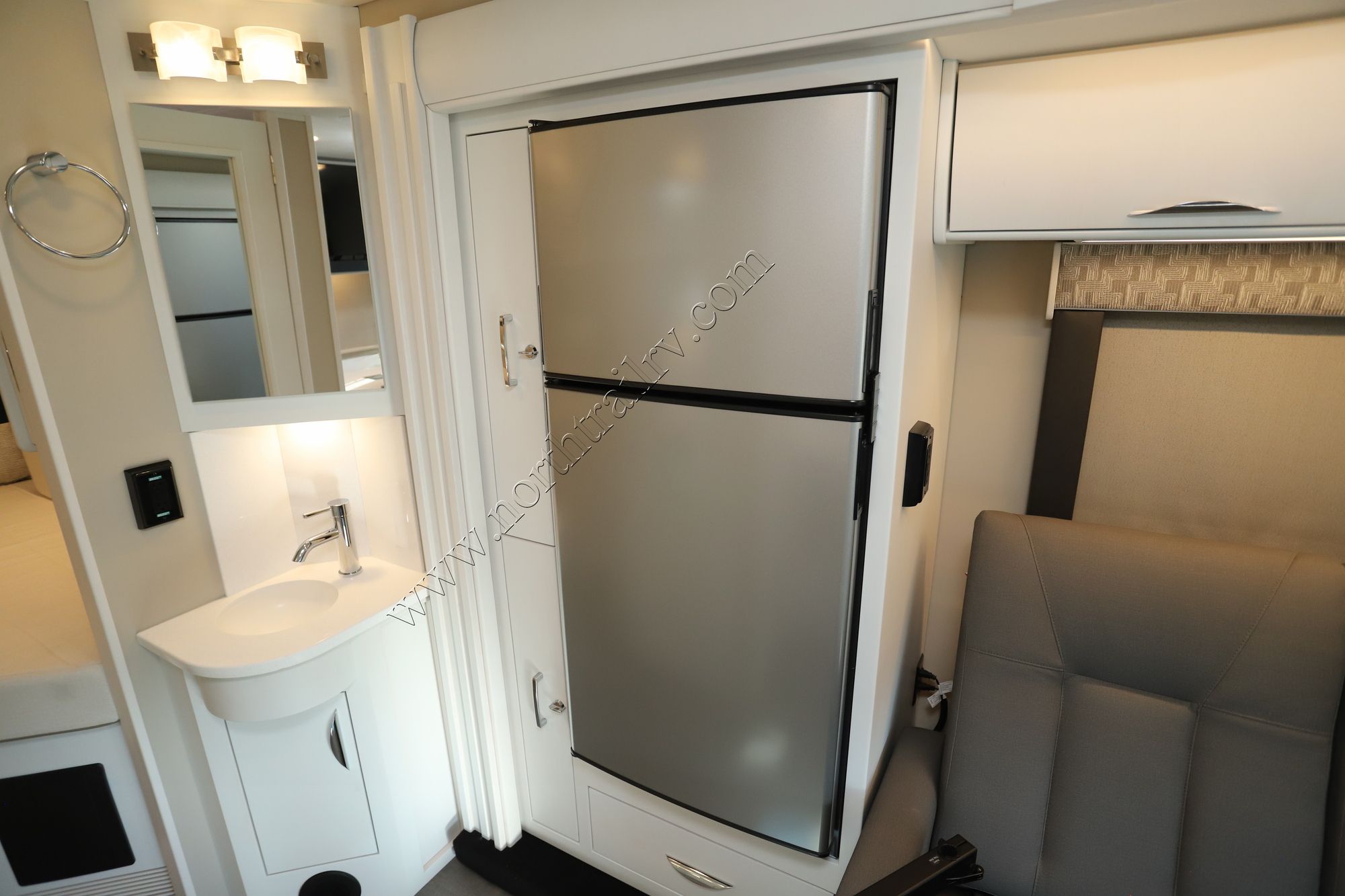 New 2026 Renegade Rv Vienna 25TBN Class C  For Sale