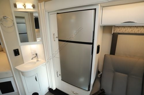2026 Renegade Rv Vienna 25TBN