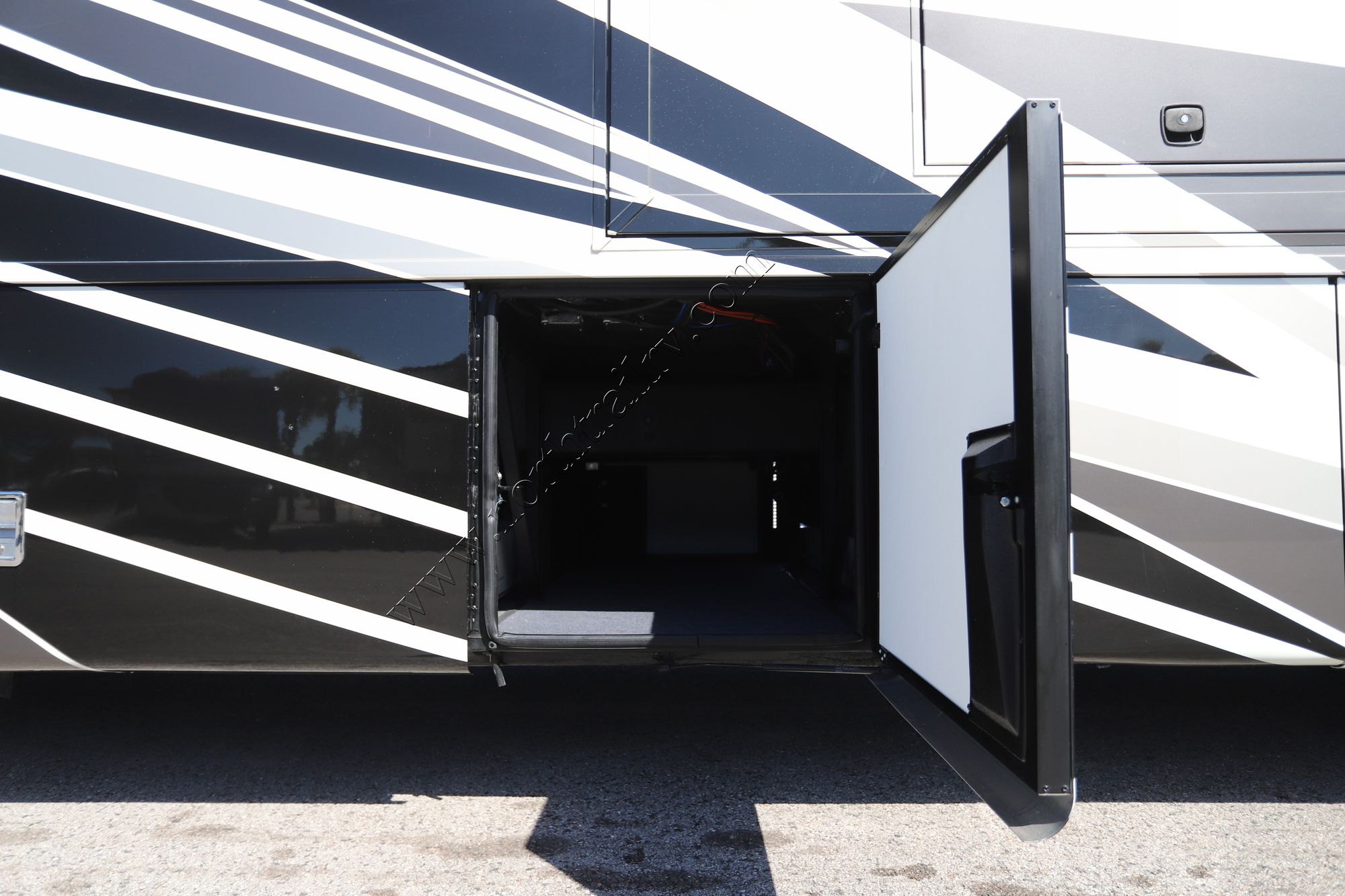 Used 2023 Newmar Ventana 4326 Class A  For Sale