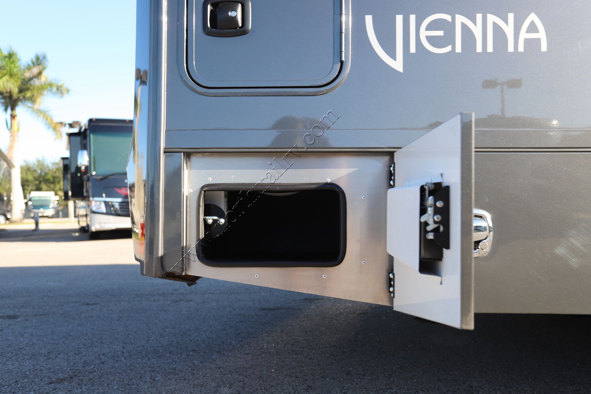 New 2026 Renegade Rv Vienna 25TBN Class C  For Sale