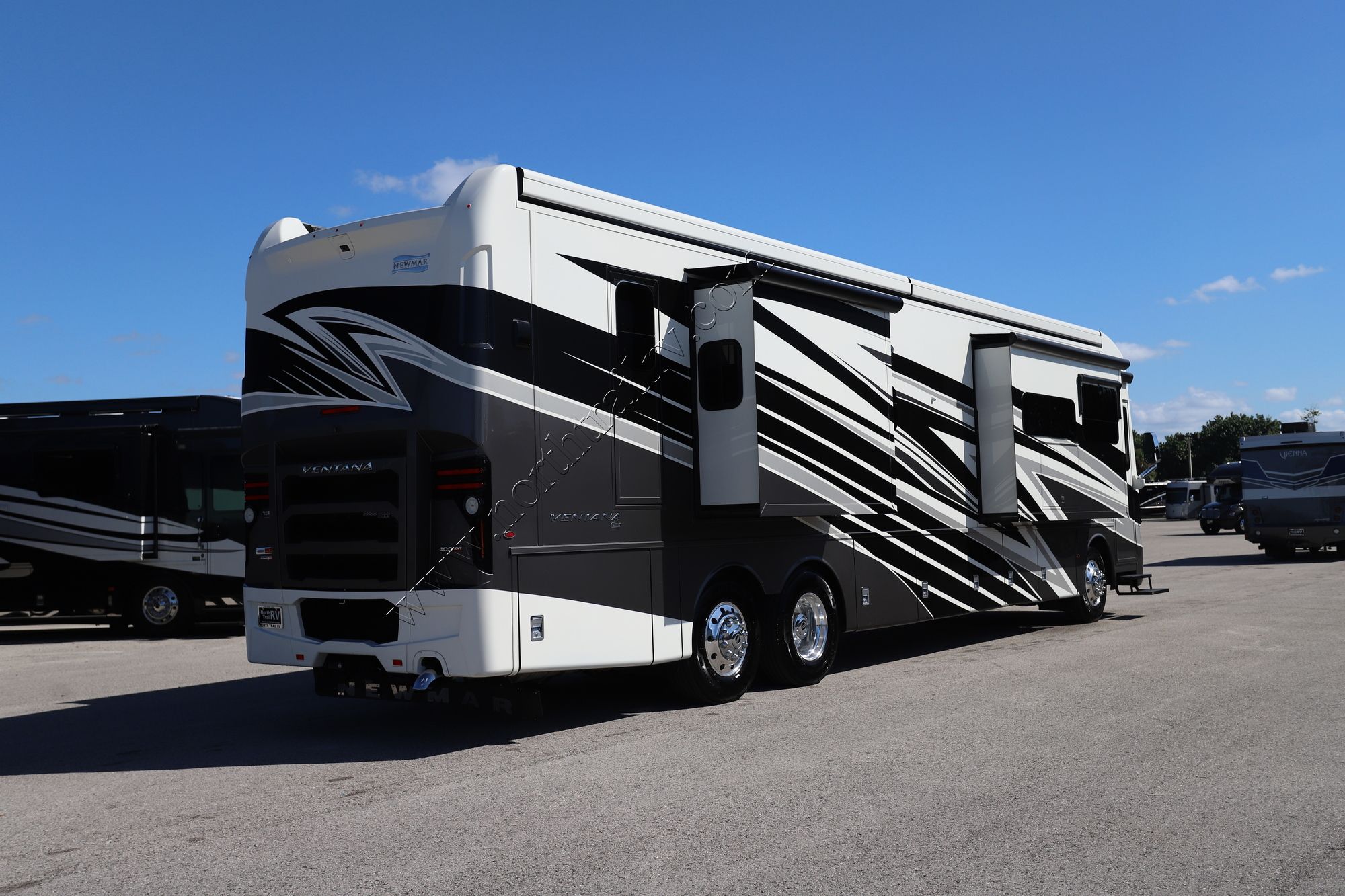 Used 2023 Newmar Ventana 4326 Class A  For Sale