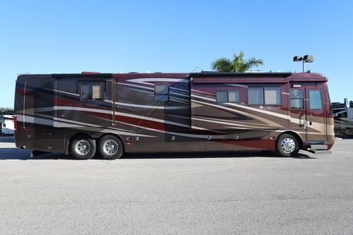 2008 Monaco Dynasty QUEEN IV