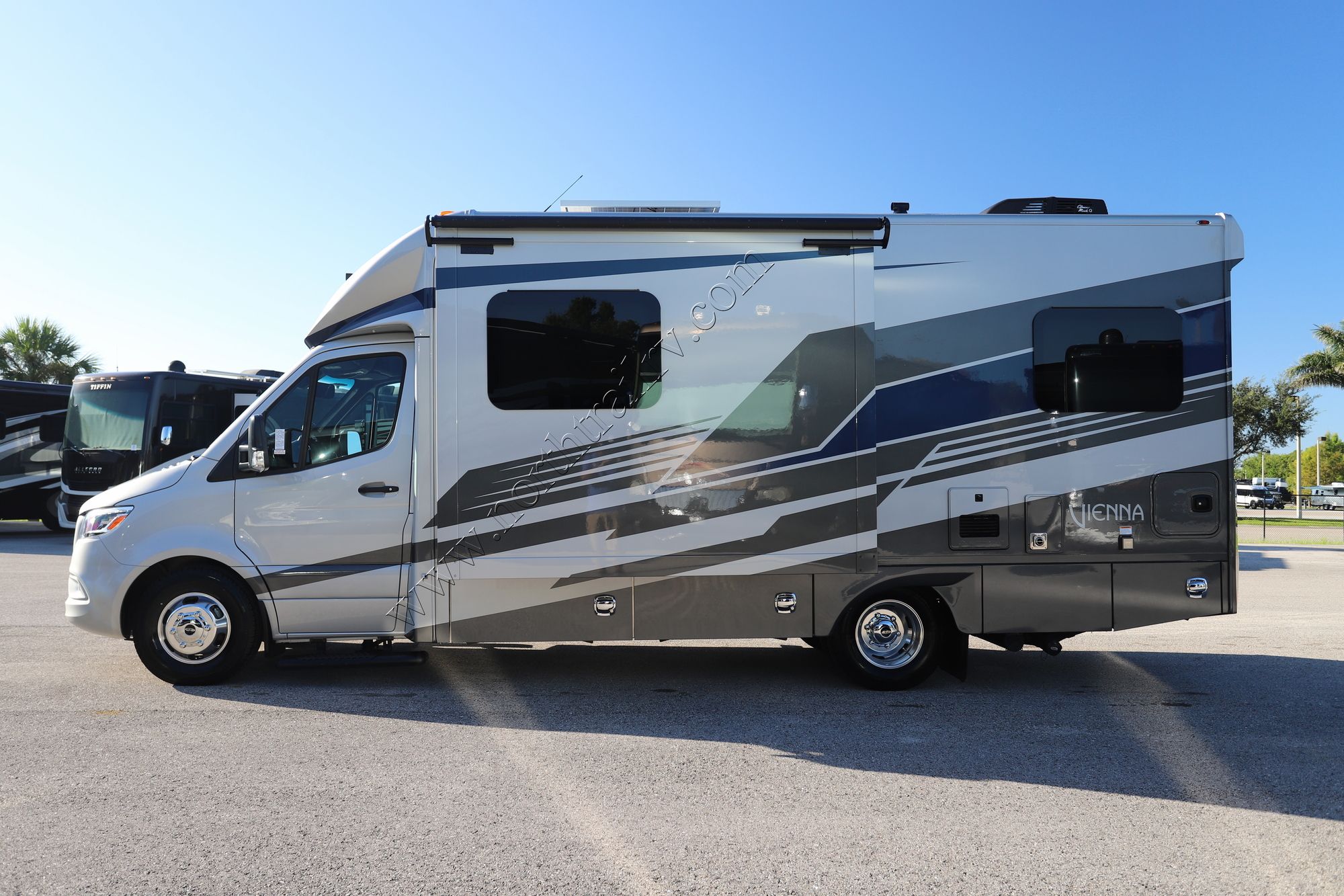 New 2026 Renegade Rv Vienna 25TBN Class C  For Sale