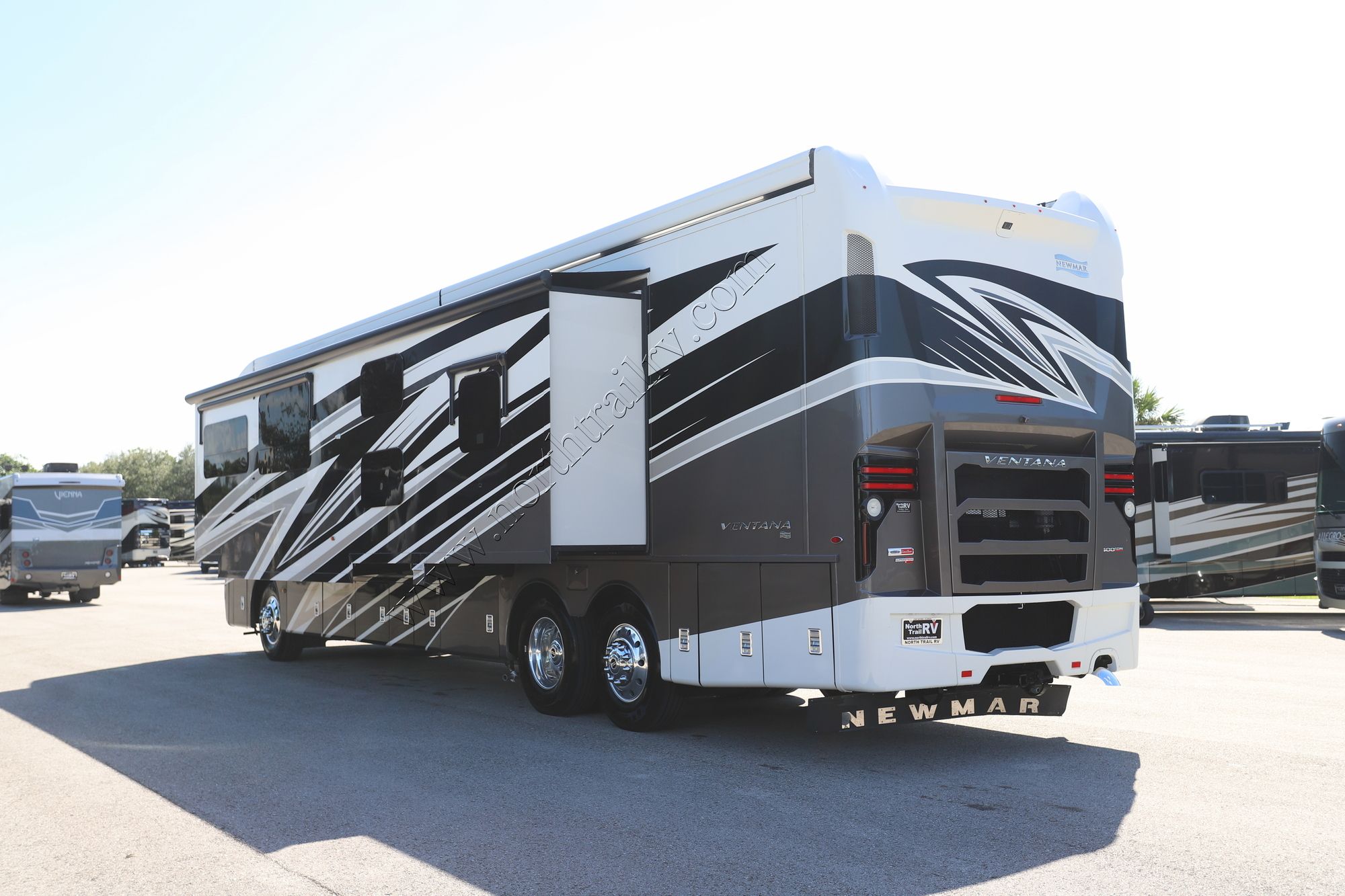 Used 2023 Newmar Ventana 4326 Class A  For Sale