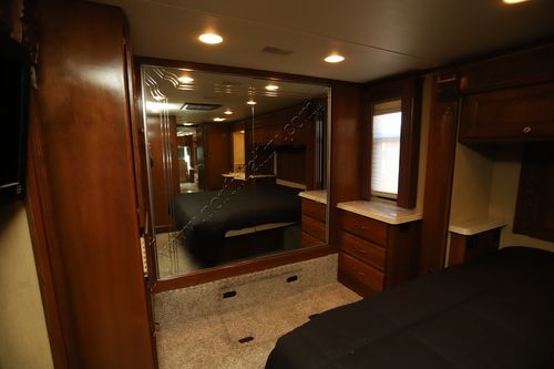 2008 Monaco Dynasty QUEEN IV