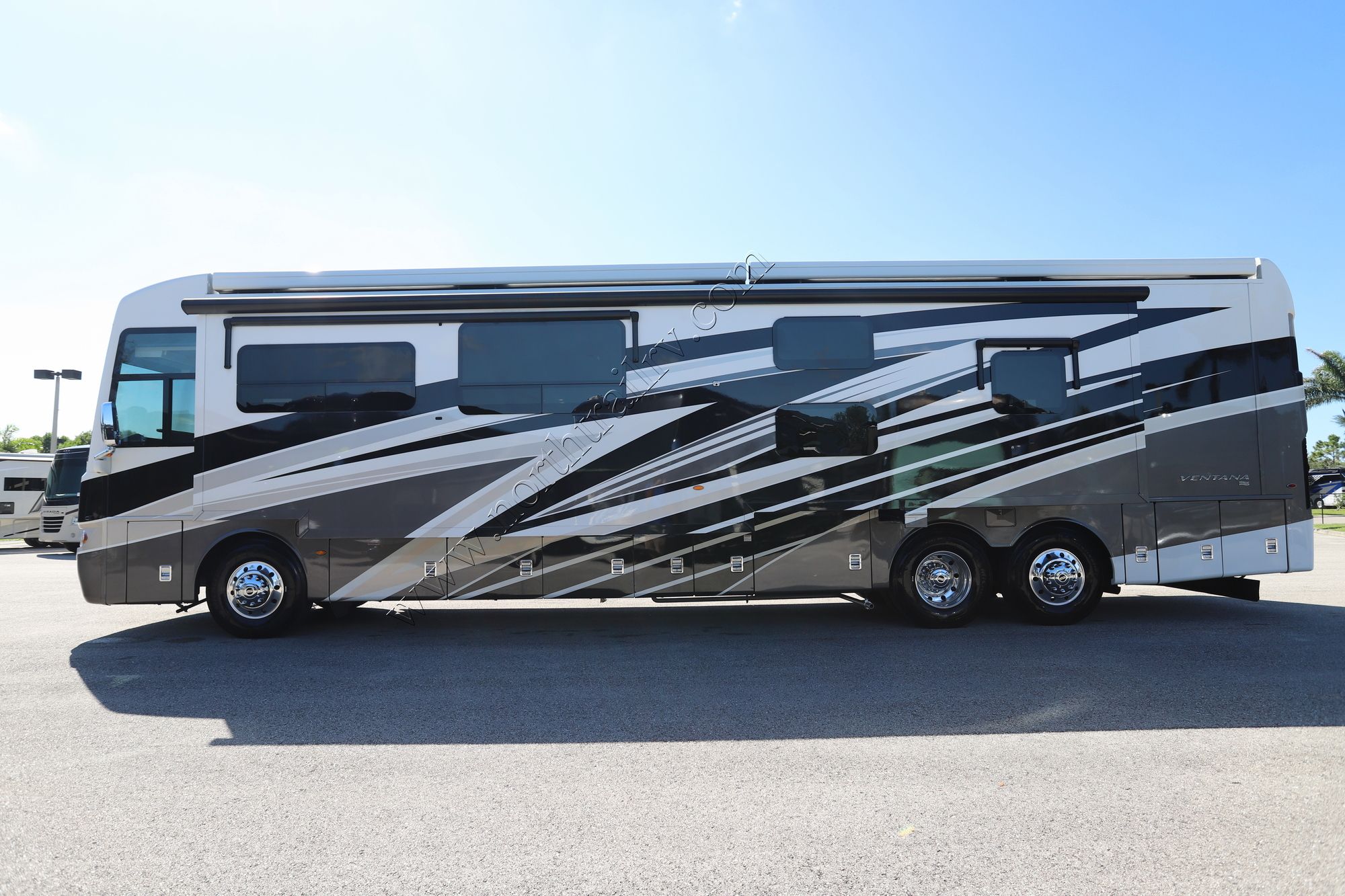 Used 2023 Newmar Ventana 4326 Class A  For Sale