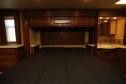 2008 Monaco Dynasty QUEEN IV