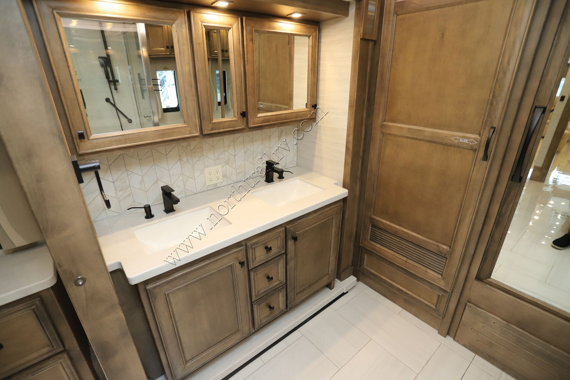 New 2026 Tiffin Motor Homes Phaeton 40IH Class A  For Sale