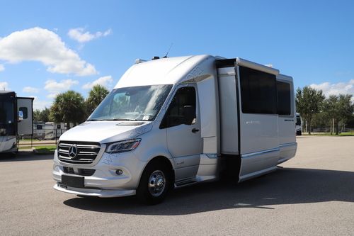 2025 Airstream Atlas MURPHY BED
