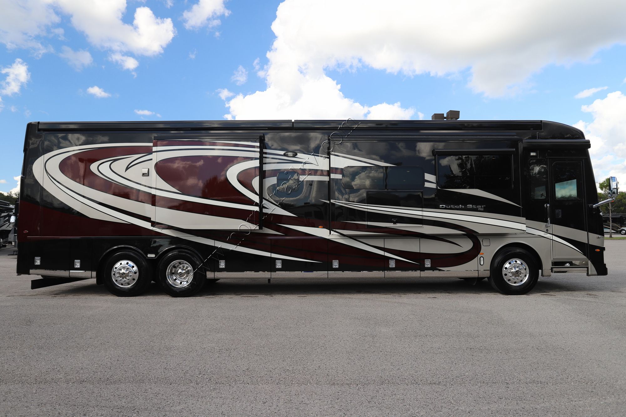 Used 2022 Newmar Dutch Star 4369 Class A  For Sale