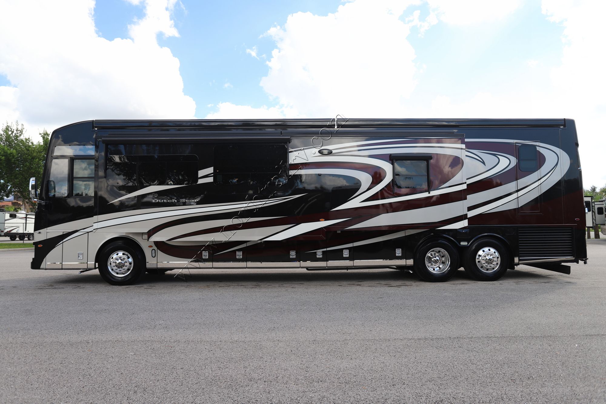 Used 2022 Newmar Dutch Star 4369 Class A  For Sale