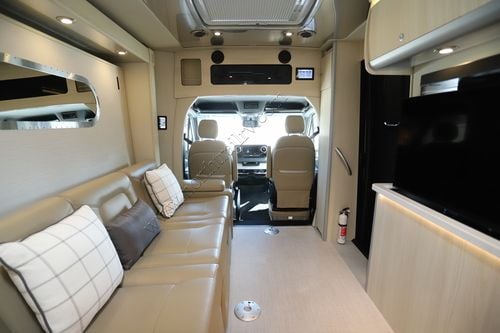 2025 Airstream Atlas MURPHY BED