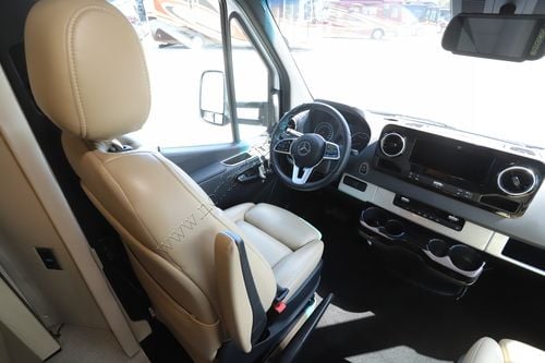 2025 Airstream Atlas MURPHY BED