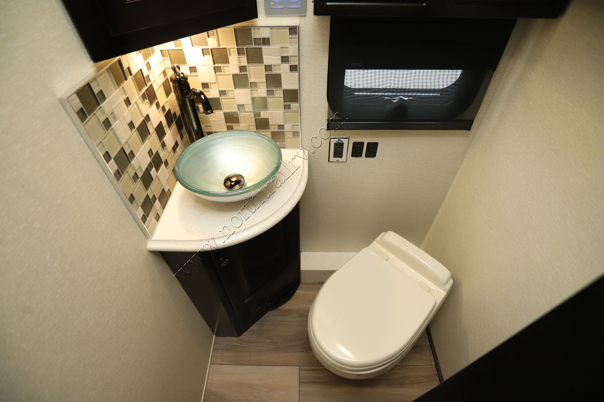 Used 2022 Newmar Dutch Star 4369 Class A  For Sale