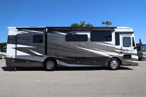 2026 Tiffin Motor Homes Allegro Red 33AA Class A