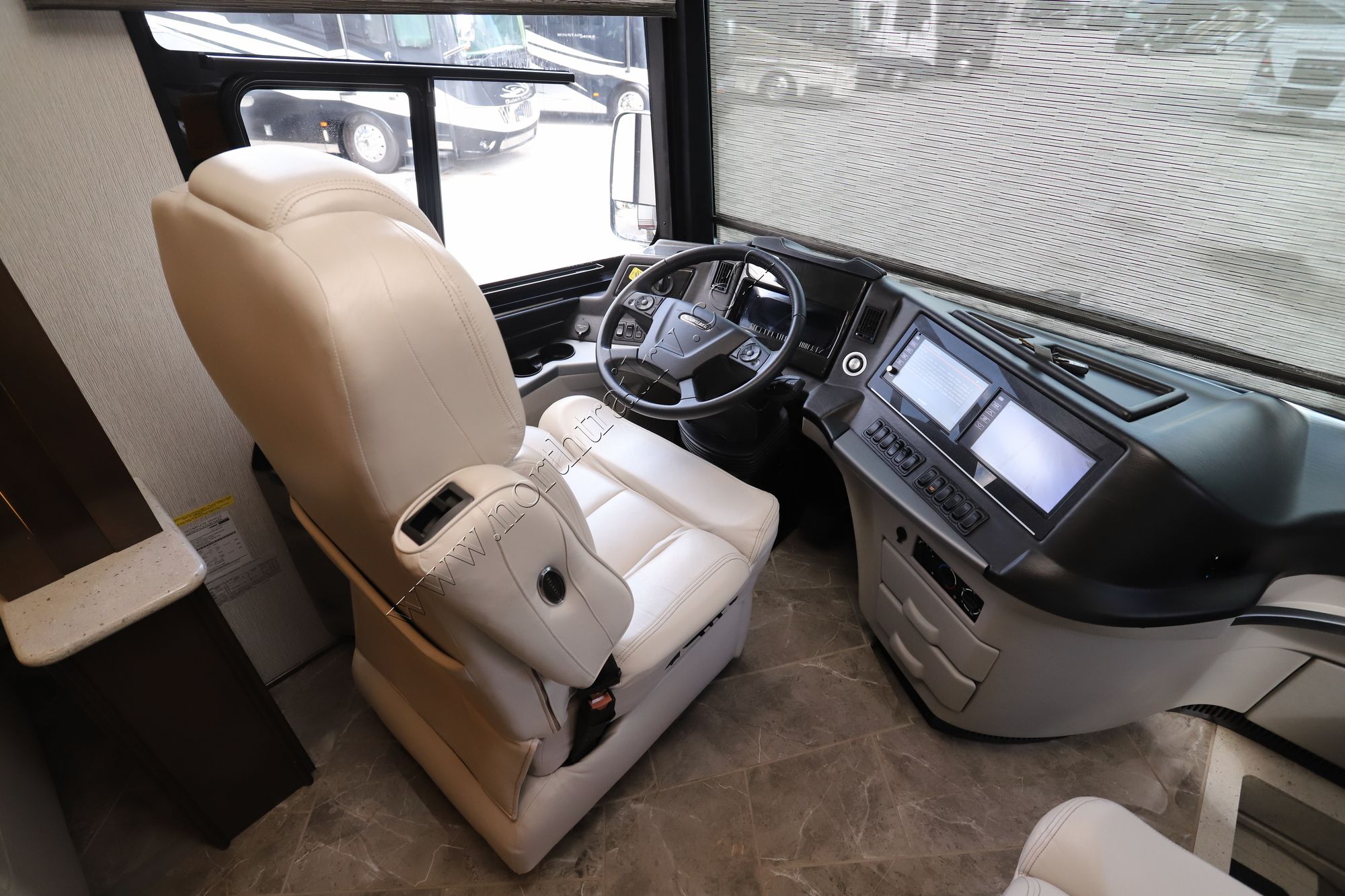 Used 2020 Newmar New Aire 3543 Class A  For Sale