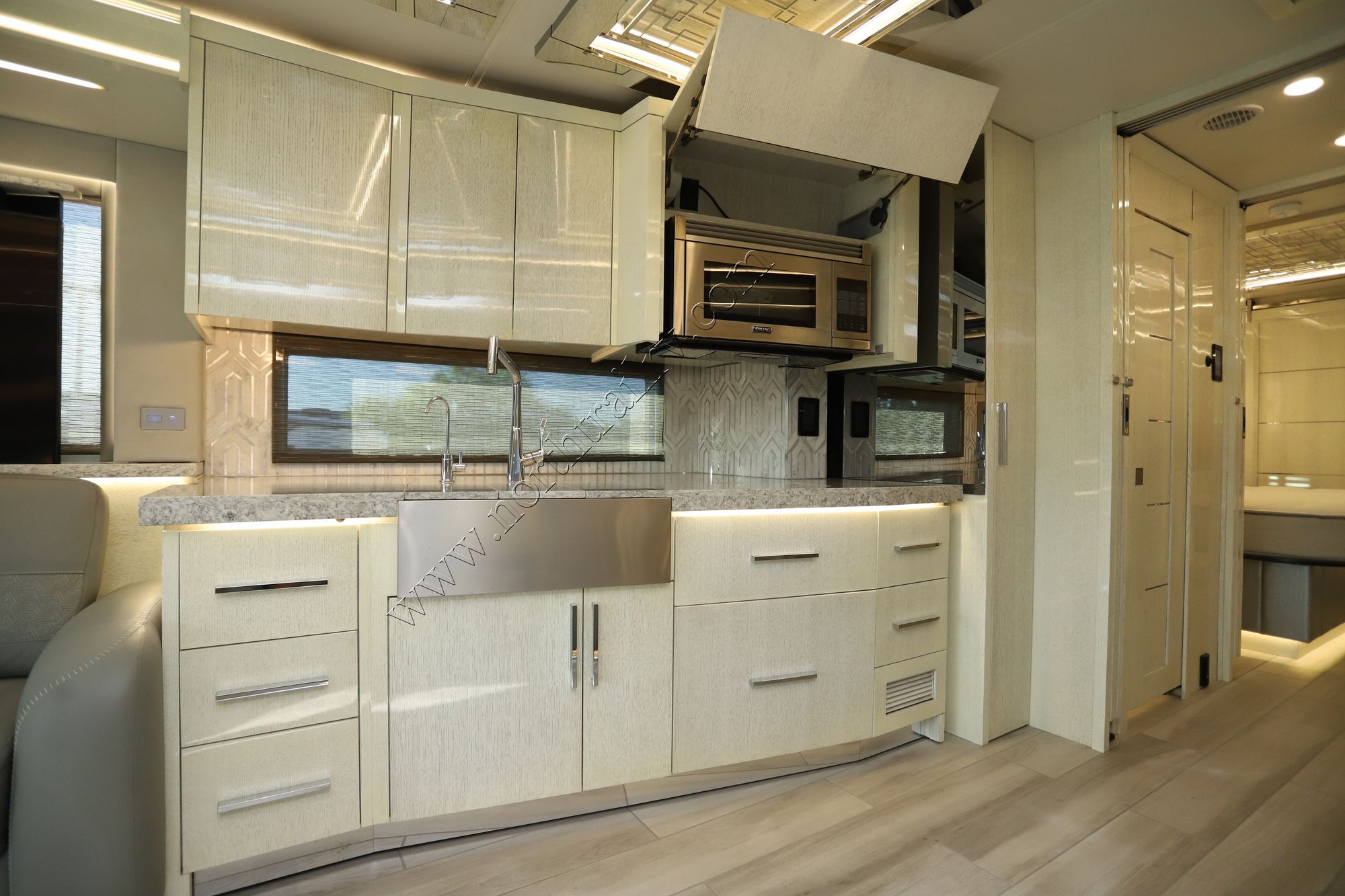 Used 2022 Newmar King Aire 4578 Class A  For Sale