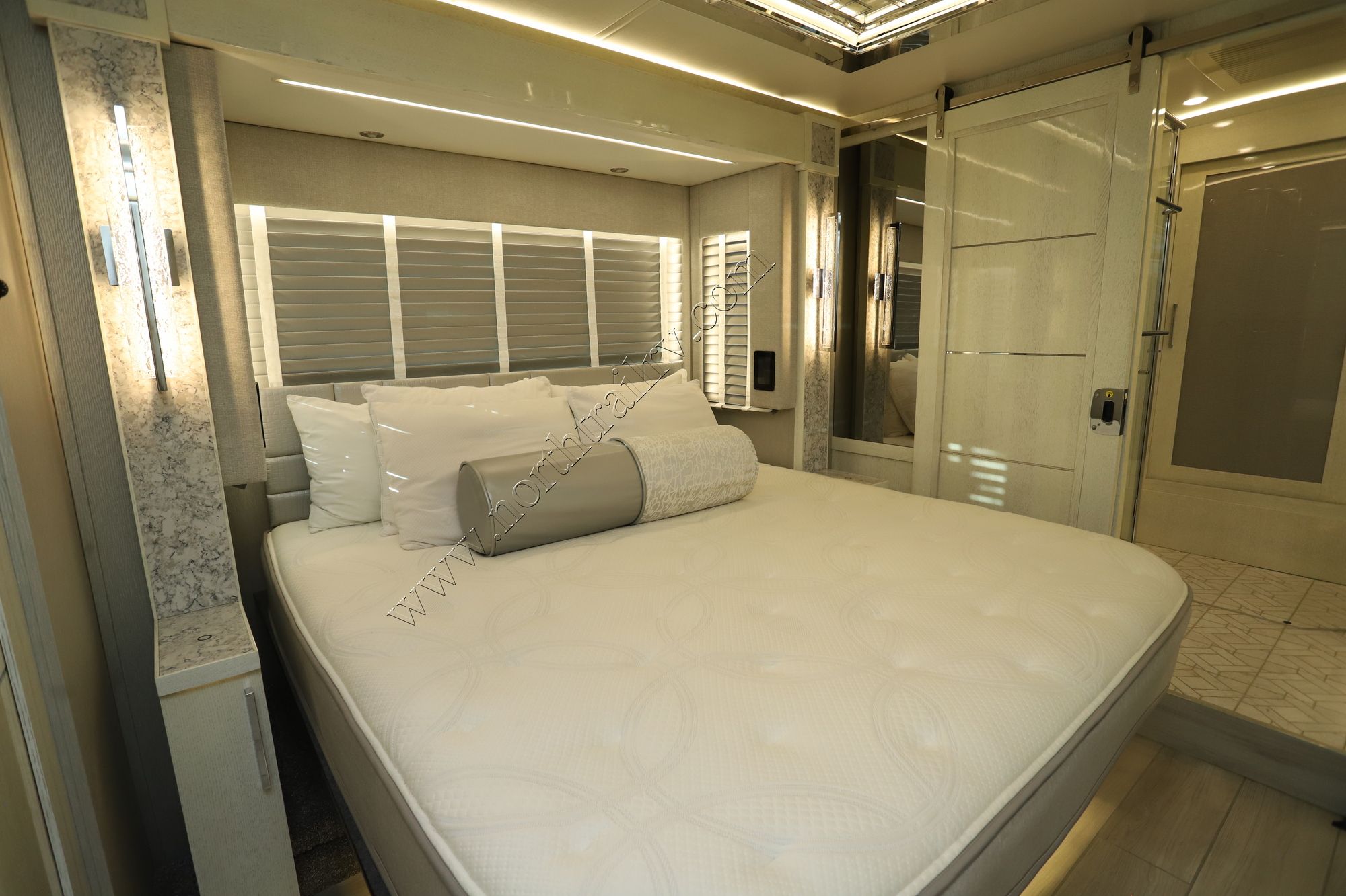 Used 2022 Newmar King Aire 4578 Class A  For Sale